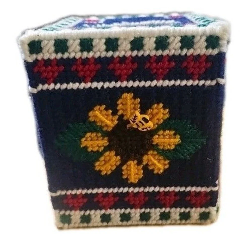 Vintage Handmade Plastic Canvas Tissue Box Cover Sunflower Bee Country Cottage
